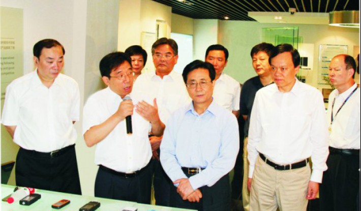 曾任中央书记处书记赵洪祝（时任浙江省委书记）；；；；；；；中央政治局委员黄坤明（时任杭州市委书记）